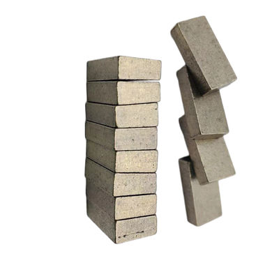 Segments de diamants de support OBM personnalisés pour la forme plate du marbre sur la machine à scie