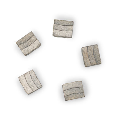 Segments de diamants en poudre métallique pour outils de coupe de pierre sintrée à haute performance