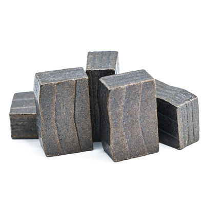 Un segment de qualité de type sandwich diamant pour la coupe de granit basalte sur le marché turc