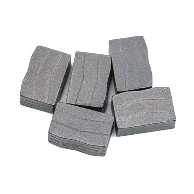 Un segment de qualité de type sandwich diamant pour la coupe de granit basalte sur le marché turc