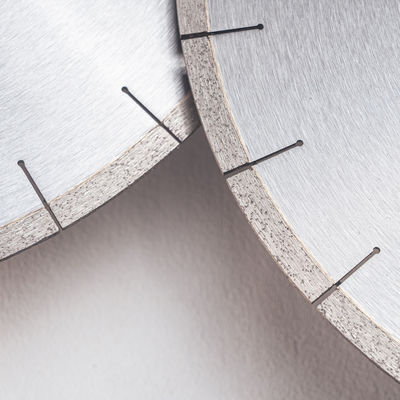 Disque circulaire de diamants pour la découpe de céramique