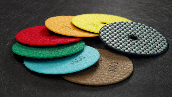 Support OEM 125mm Résine Bond Diamant Pad de polissage à sec flexible pour le granit marbre