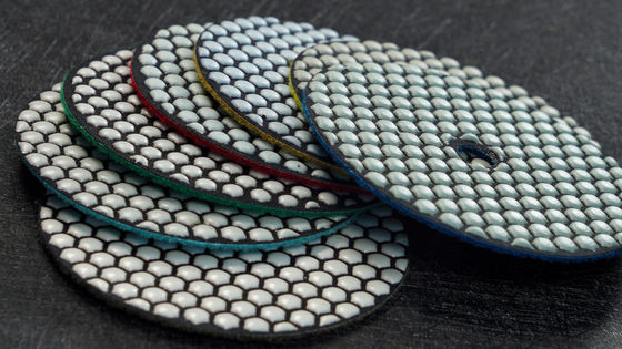Support OEM 125mm Résine Bond Diamant Pad de polissage à sec flexible pour le granit marbre