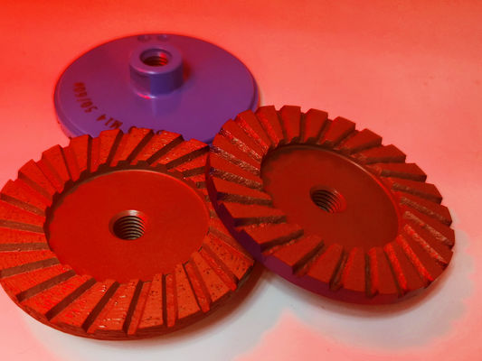 Bonne résistance à l'usure Roue de tasse Turbo segmentée diamantée pour support personnalisé OEM