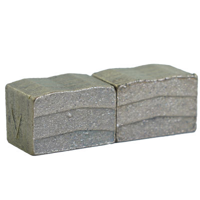 Segment diamanté à double lame brasé à haute fréquence pour la découpe du granit 22*13,1/13,9*15 mm