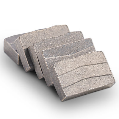 Marché mondial Segment de diamants de qualité A pour la coupe de granit à lame à tronçonneuses multiples 2200 mm