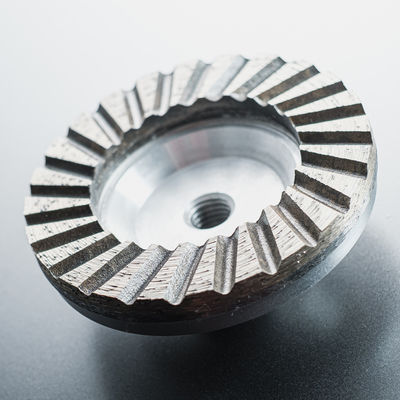Soutien personnalisé OEM Metal Bond Diamond Angle Grinder Cup Wheel pour le polissage de la pierre
