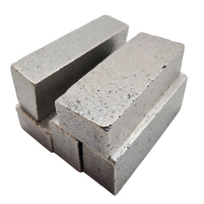 Segment de coupe de diamants pour granit dur moyen Taille de pointe 20*4,8/5,4*8mm A.A.-B. Grade B