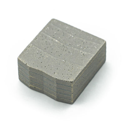 24*13,6/14,4*20,5 mm Segment de coupe de diamant pour une netteté supérieure du granit