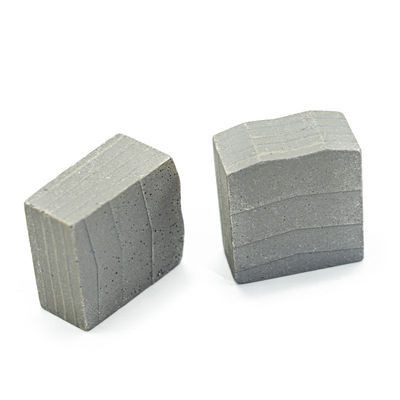24*13,6/14,4*20,5 mm Segment de coupe de diamant pour une netteté supérieure du granit