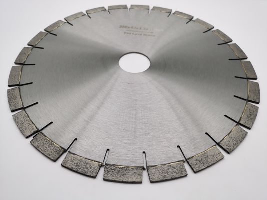 Bonne résistance à l'usure 350 mm U Lampe à scie diamantée pour couper le granit