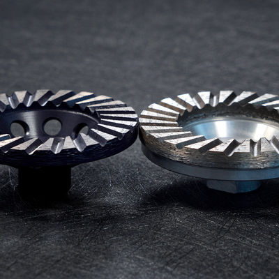 40/50 Grit 4 pouces roues de tasse de meulage de diamants avec agent de liaison métallique
