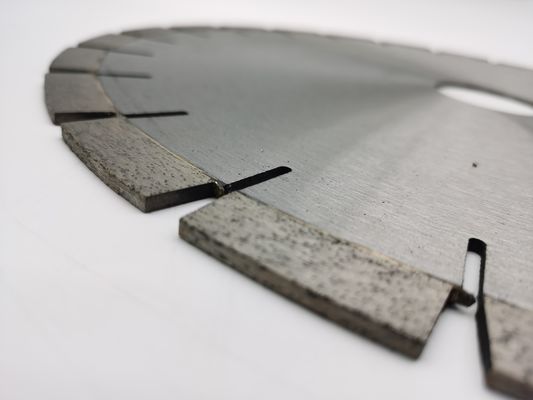 Bonne résistance à l'usure 350 mm U Lampe à scie diamantée pour couper le granit