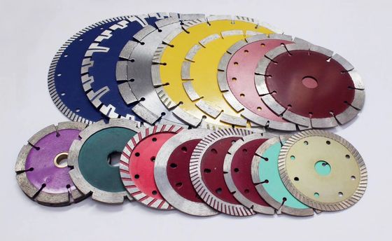 Disque de découpe à diamants turbo à maillage X de 180 mm à 230 mm pour la découpe de matériaux durs